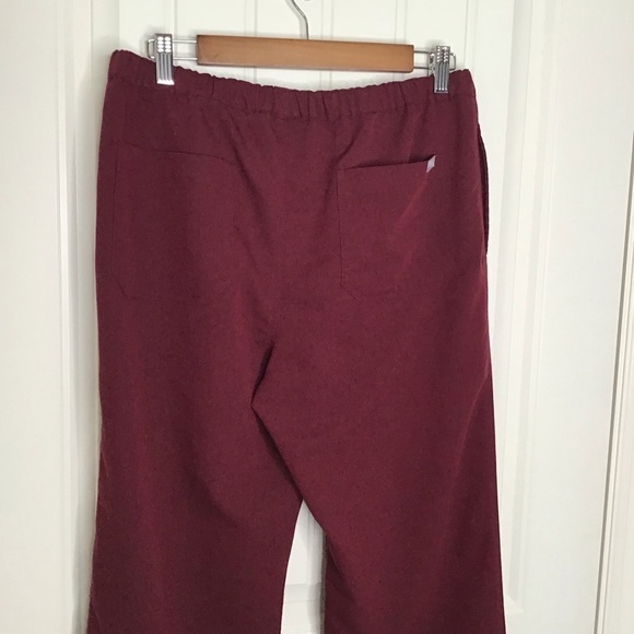 Figs Pisco Basic Scrub Pants in Burgundy Size Medium. - Picture 6 of 10
